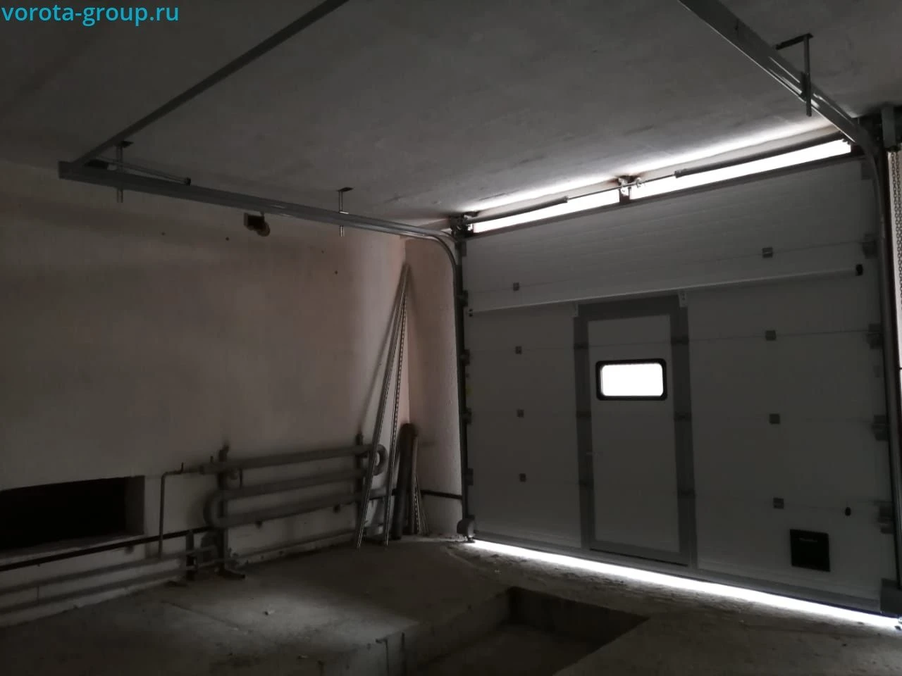Промышленные ворота с калиткой 2750x3200
